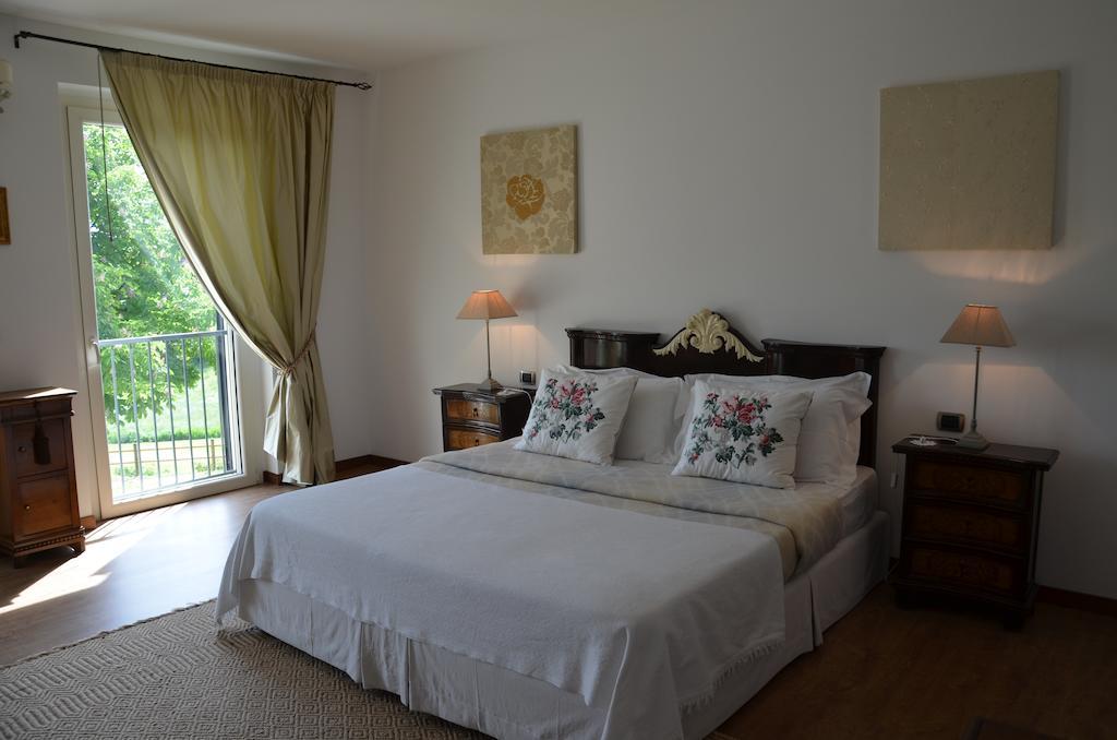 Hotel Cascina Castagneto à CastellʼAlfero Chambre photo