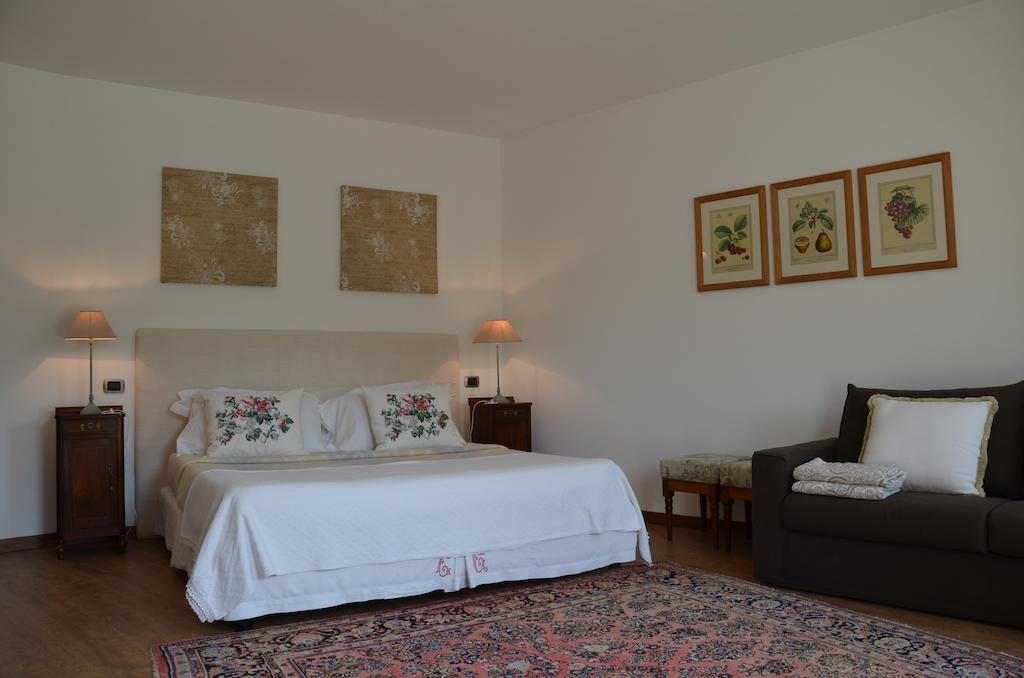 Hotel Cascina Castagneto à CastellʼAlfero Chambre photo