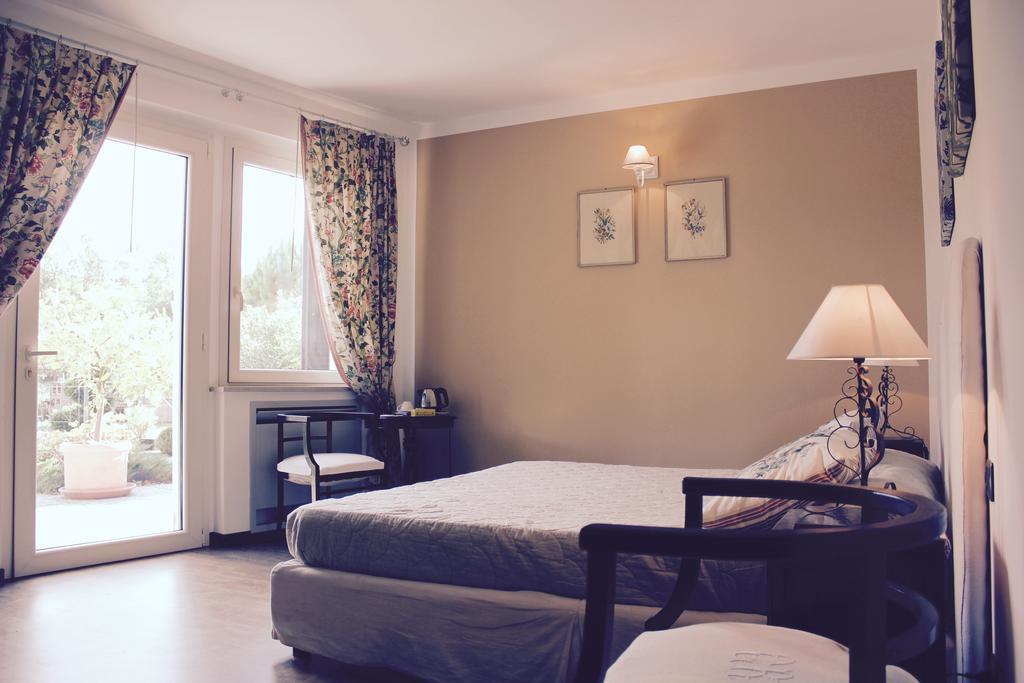 Hotel Cascina Castagneto à CastellʼAlfero Extérieur photo