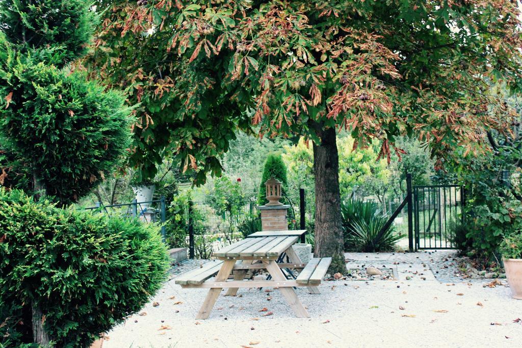 Hotel Cascina Castagneto à CastellʼAlfero Extérieur photo